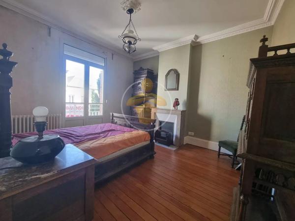Vente                                                      Maison
                        
                     6 pièces                                         à La Fère