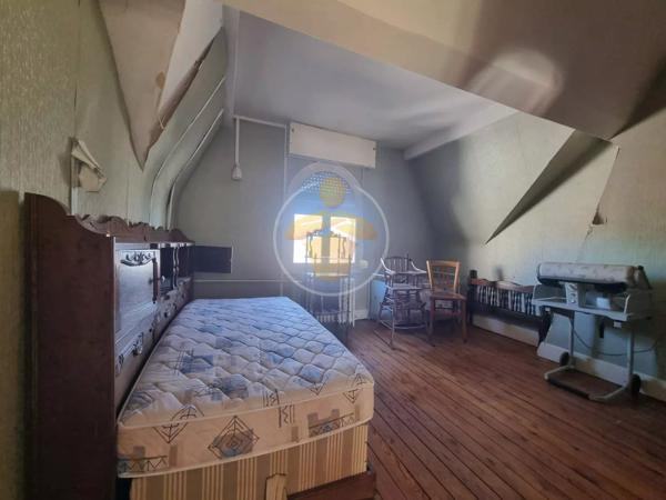Vente                                                      Maison
                        
                     6 pièces                                         à La Fère