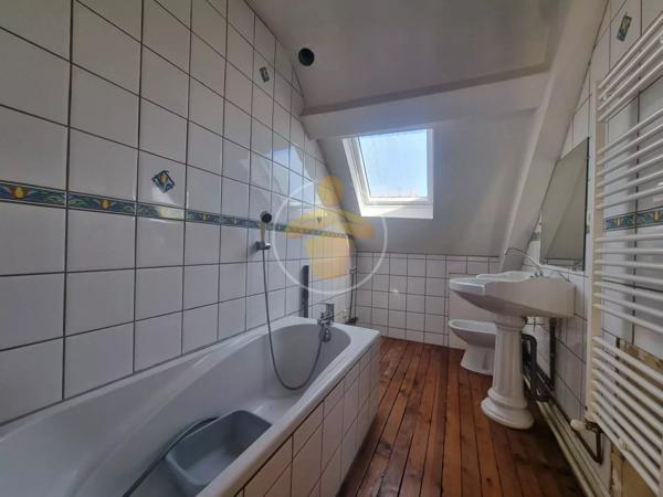 Vente                                                      Maison
                        
                     6 pièces                                         à La Fère