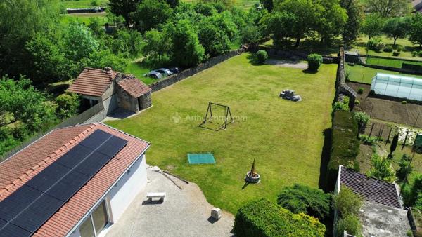 Vente                                                      Propriété
                        
                     8 pièces                      225 m2                     à Goncourt