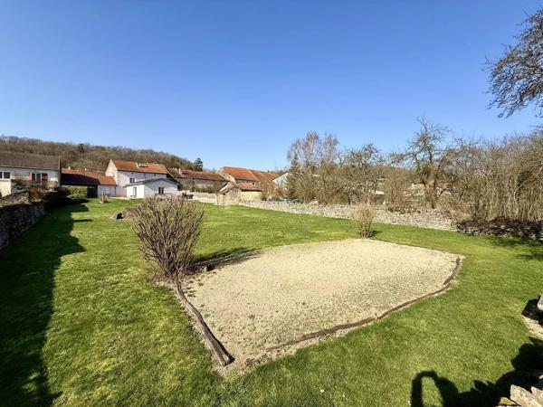 Vente                                                      Propriété
                        
                     8 pièces                      225 m2                     à Goncourt