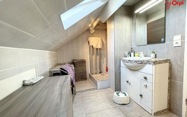 Maison à vendre    8 pièces • 143,04 m2 Oinville-sur-Montcient