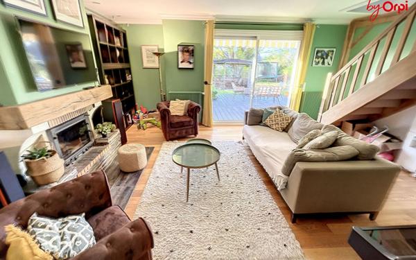 Maison à vendre    8 pièces • 143,04 m2 Oinville-sur-Montcient