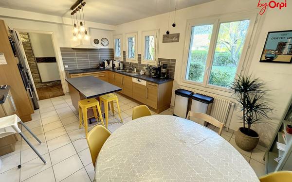 Maison à vendre    8 pièces • 143,04 m2 Oinville-sur-Montcient