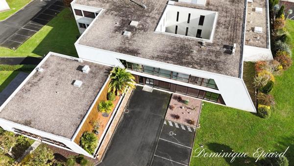 A VENDRE – Ensemble tertiaire haut de gamme de 2 111 m² sur 9 603 m² – Niort 