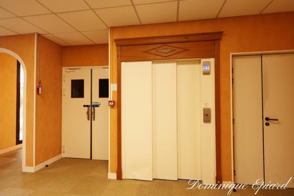 A VENDRE – Ensemble tertiaire haut de gamme de 2 111 m² sur 9 603 m² – Niort 