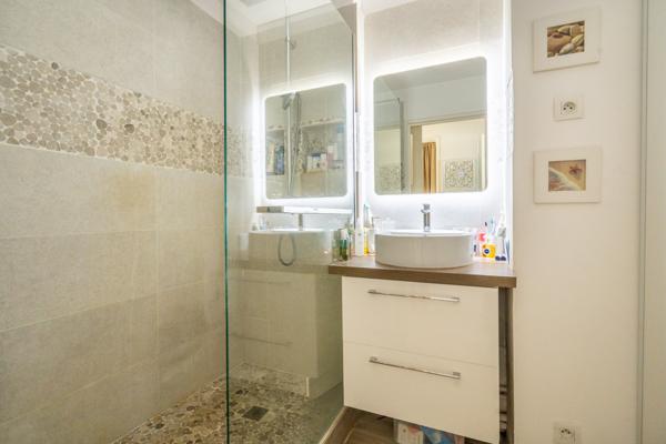 Appartement 3 pièces - 82 m² Exclusivité efficity