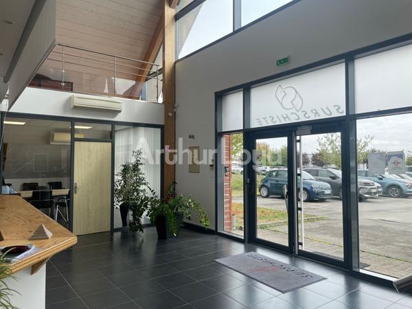 Bureaux à louer Lens accès direct A21 et parking spacieux disponible