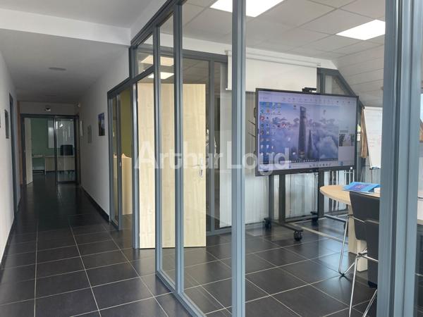 Bureaux à louer Lens accès direct A21 et parking spacieux disponible