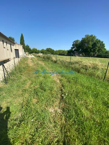 A 15 min de Sommieres, terrain à bâtir de 962 m²