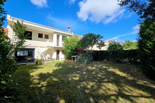Maison Sainte Genevieve Des Bois 7 pièces 126 m2