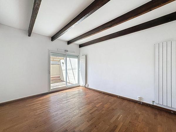 Maison familiale 6 chambres  Volumes exceptionnels, DPE C et garage XXL de 40 m2