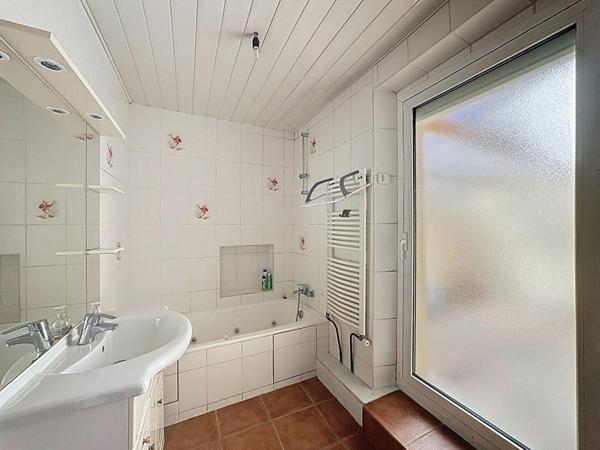 Maison familiale 6 chambres  Volumes exceptionnels, DPE C et garage XXL de 40 m2