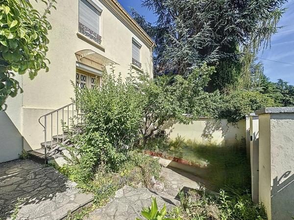 Maison familiale 6 chambres  Volumes exceptionnels, DPE C et garage XXL de 40 m2