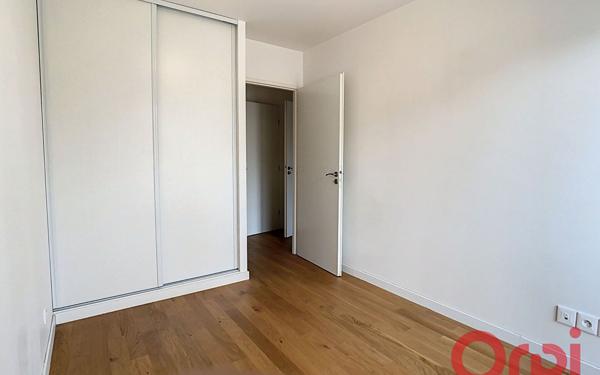 Appartement à louer    3 pièces • 60,57 m2 Châtenay-Malabry