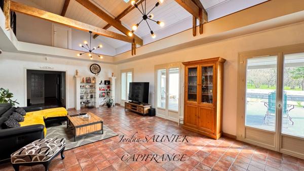 Propriété d'Exception à vendre 8 pièces REVEL (31)