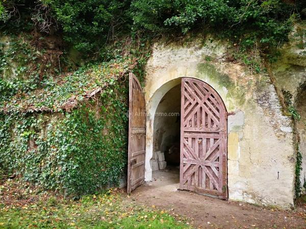 Vente                                                      Parking
                        
                                         143 m2                     à Chahaignes