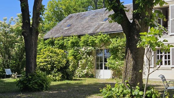 A vendre maison de maître et parc de près de 1,2 hectare aux portes d'Orléans