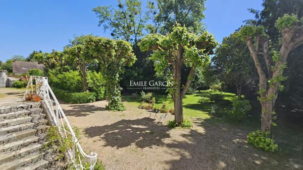 A vendre maison de maître et parc de près de 1,2 hectare aux portes d'Orléans