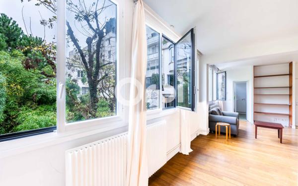 Appartement à vendre    2 pièces • 52,79 m2 Paris 12