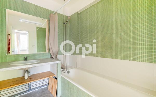 Appartement à vendre    2 pièces • 52,79 m2 Paris 12