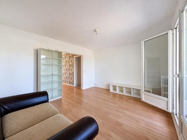 CHOISY-LE-ROI – 3 PIÈCES RÉNOVÉ – GRAND BALCON – TRAVERSANT & LUMINEUX