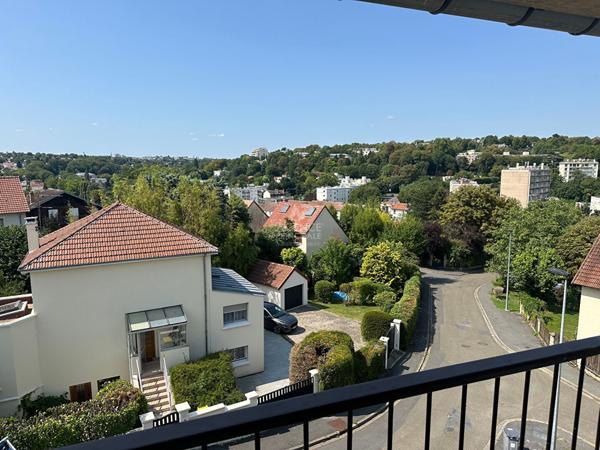 Appartement Saint Germain en Laye - Le Pecq 5 pièce(s) 100.89 m2 €394 000 ** - Référence 17452