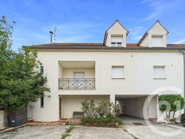 Appartement F3 à vendre  4 pièces - 81,90 m2 STE GENEVIEVE DES BOIS - 91