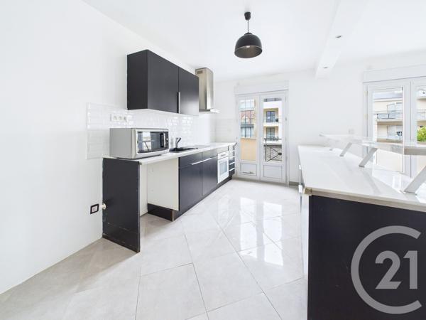 Appartement F3 à vendre  4 pièces - 81,90 m2 STE GENEVIEVE DES BOIS - 91