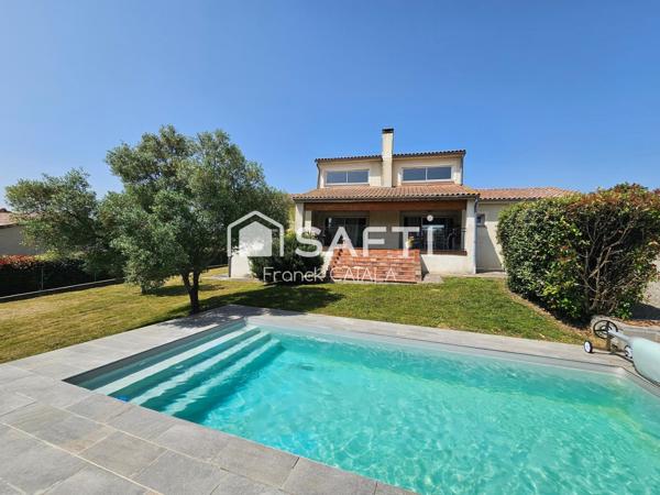 Belle vue pour cette contemporaine avec piscine