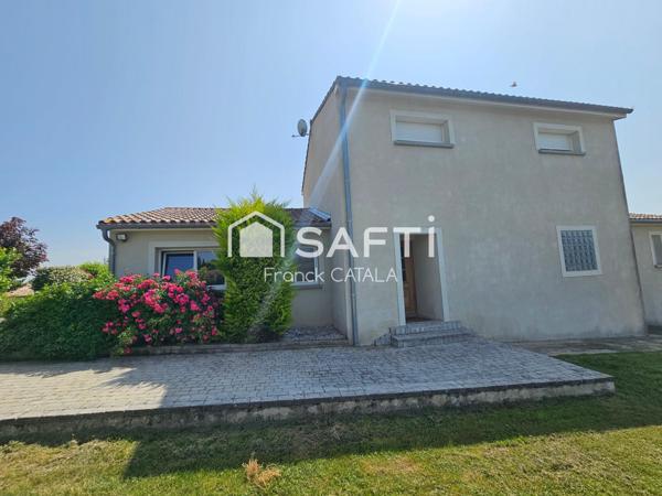 Belle vue pour cette contemporaine avec piscine