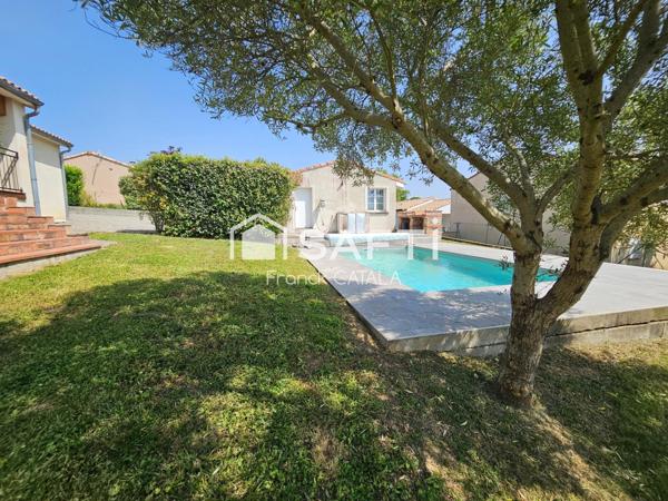 Belle vue pour cette contemporaine avec piscine