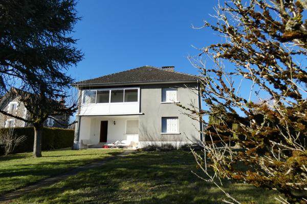 MAISON EN PIERRE Jussac (15250)