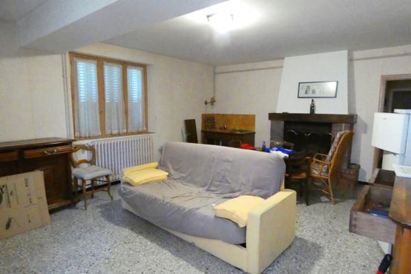 MAISON EN PIERRE Jussac (15250)