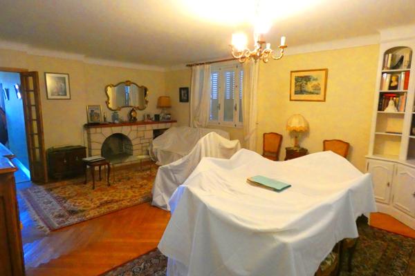 MAISON EN PIERRE Jussac (15250)