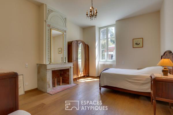 Maison de maître, dépendances et son parc arboré