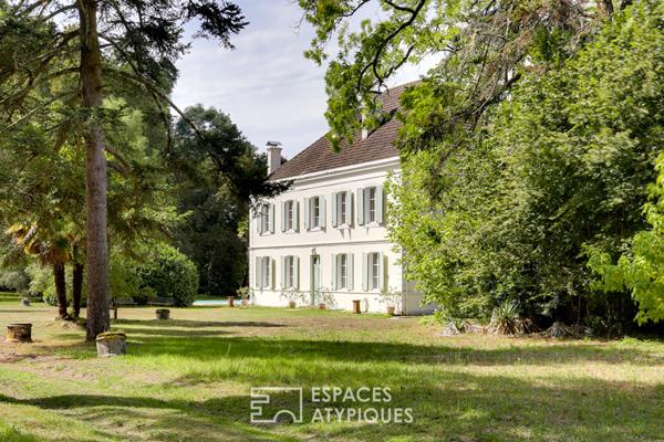 Maison de maître, dépendances et son parc arboré
