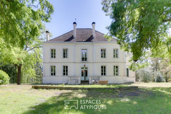 Maison de maître, dépendances et son parc arboré