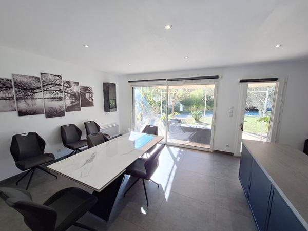 HYERES - Maison récente T4 - Plain-pied - 100m² - Parkings