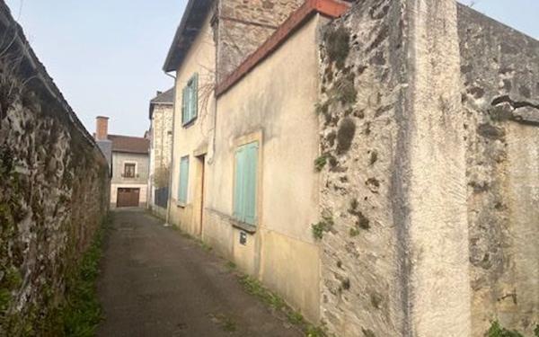 Maison à vendre    4 pièces •  Pierre-Buffière