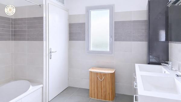 À vendre - Maison plain-pied, 5 pièces située à Charvieu-Chavagneux (38230)