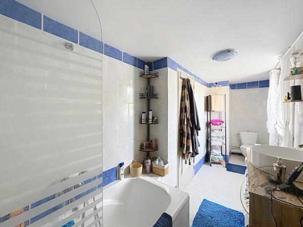 Vente                                                      Maison
                        
                     5 pièces                      152 m2                     à Auneau