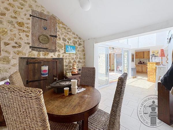 Vente                                                      Maison
                        
                     5 pièces                      152 m2                     à Auneau