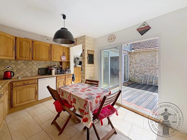 Vente                                                      Maison
                        
                     5 pièces                      152 m2                     à Auneau