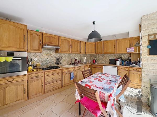 Vente                                                      Maison
                        
                     5 pièces                      152 m2                     à Auneau