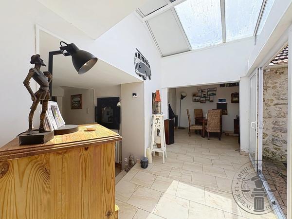Vente                                                      Maison
                        
                     5 pièces                      152 m2                     à Auneau