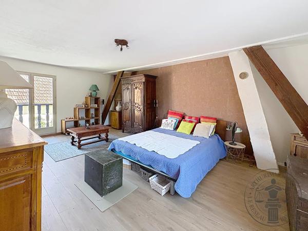 Vente                                                      Maison
                        
                     5 pièces                      152 m2                     à Auneau
