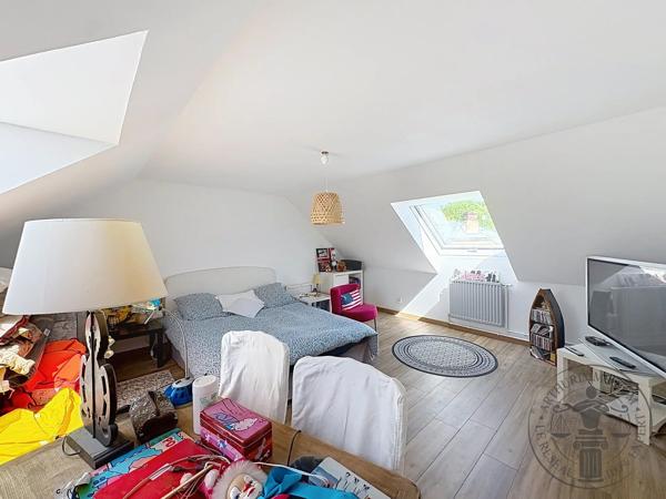 Vente                                                      Maison
                        
                     5 pièces                      152 m2                     à Auneau