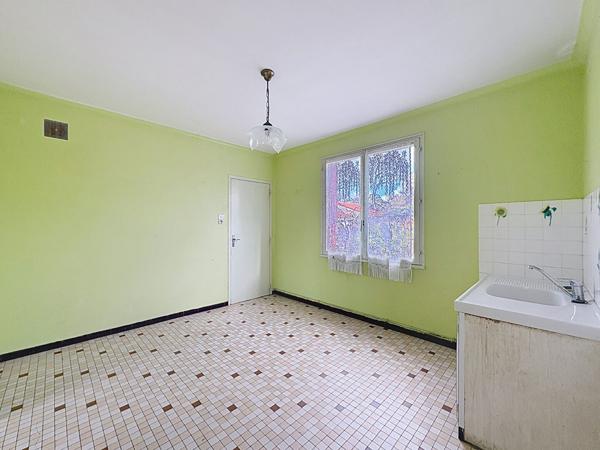 Maison à Vendre à Challans - Idéale pour un Projet de Rénovation !