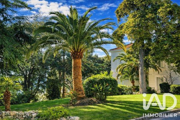 Location appartement 2 pièces 27 m² Cannes